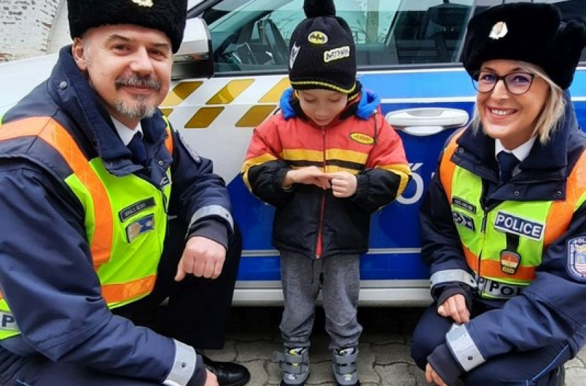 Lackó születésnapjára igazi rendőrautót „kapott”